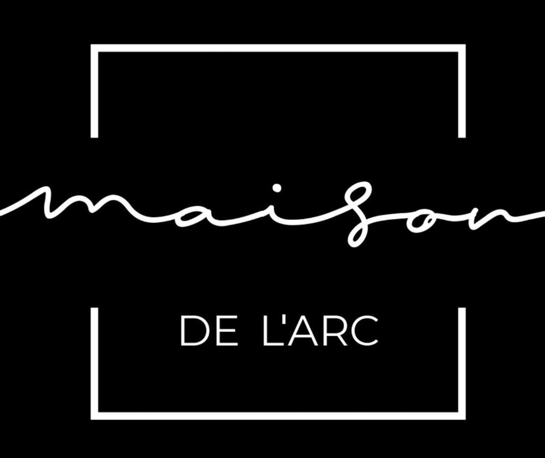 Maison Del Arc Jaca Exteriör bild